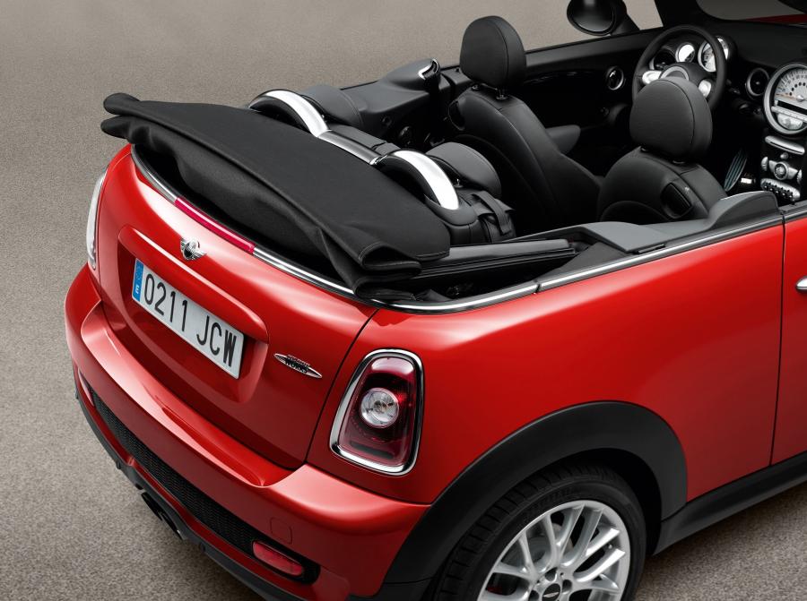  Mini Cooper JCW Cabrio 2009 года  (фото 3 из 40)